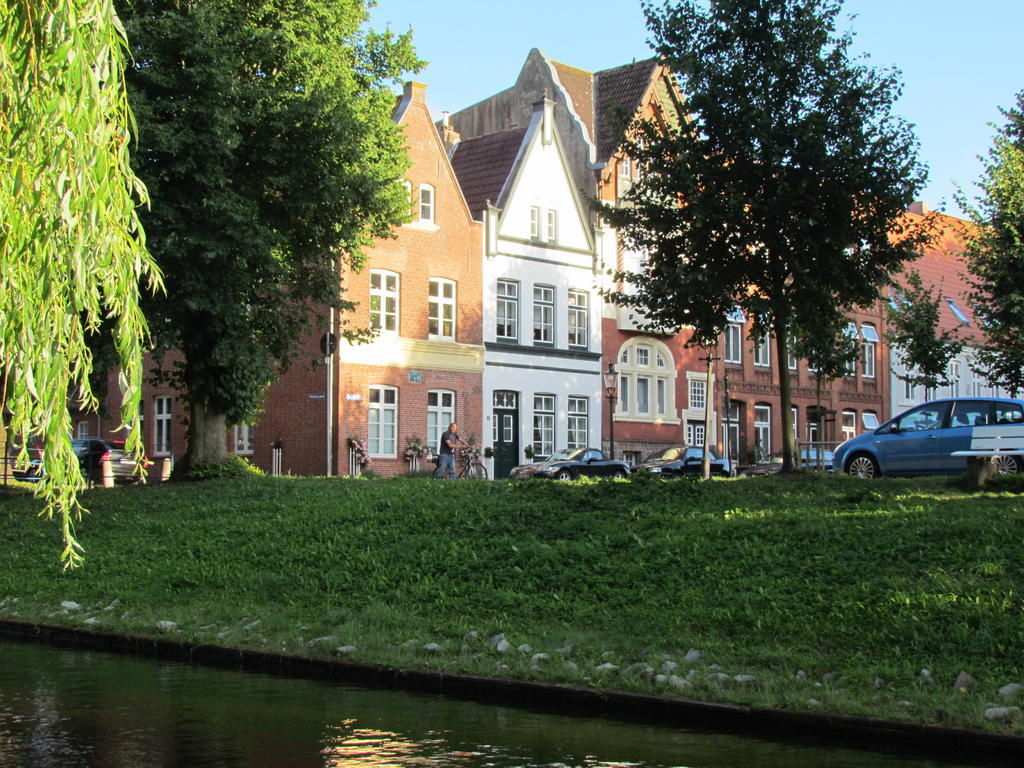 Apartments Im Froschhaus Mit Fruehstueckskuechen Friedrichstadt Zewnętrze zdjęcie